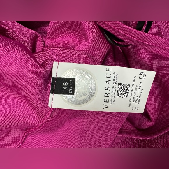 Versace
Greca Signature Knit Dress - Picture 12 of 14